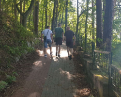 Ilustracja do artykułu Wakacyjne wspomnienia- biwak nad jeziorem wizyta na polach Grunwaldzkich