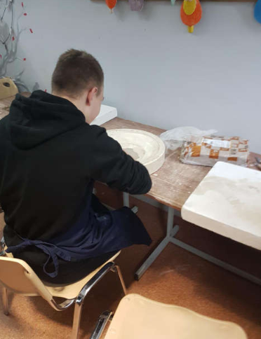 Ilustracja do aktualności Wizyta w pracowni ceramicznej