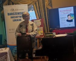 Ilustracja do artykułu Łapiemy pozytywna energię, inspirację  na warsztatach literackich i spotkaniu autorskim  z pisarką Bożeną Kraczkowską
