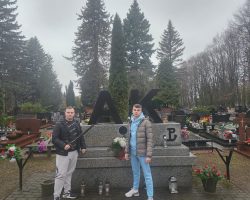 Ilustracja do artykułu Realizujemy projekt:” Pamiętamy o naszych przodkach i miejscach ich spoczynku”
